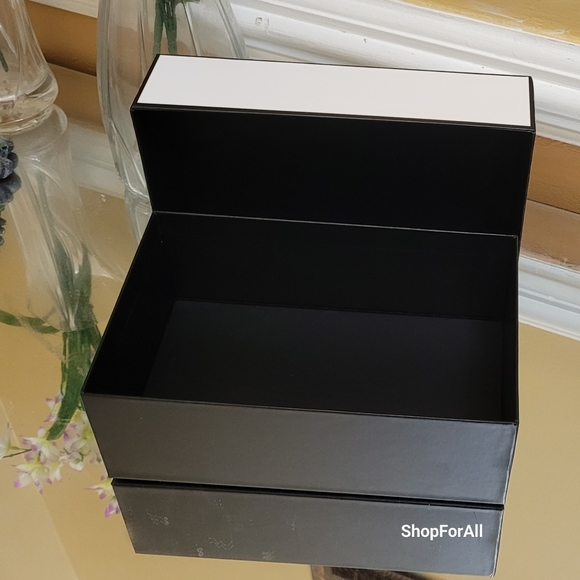 Chanel - Picture 3 of 9